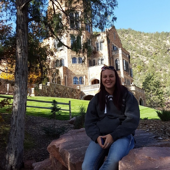 Meet your Posher, Paige - Picture 5 of 9